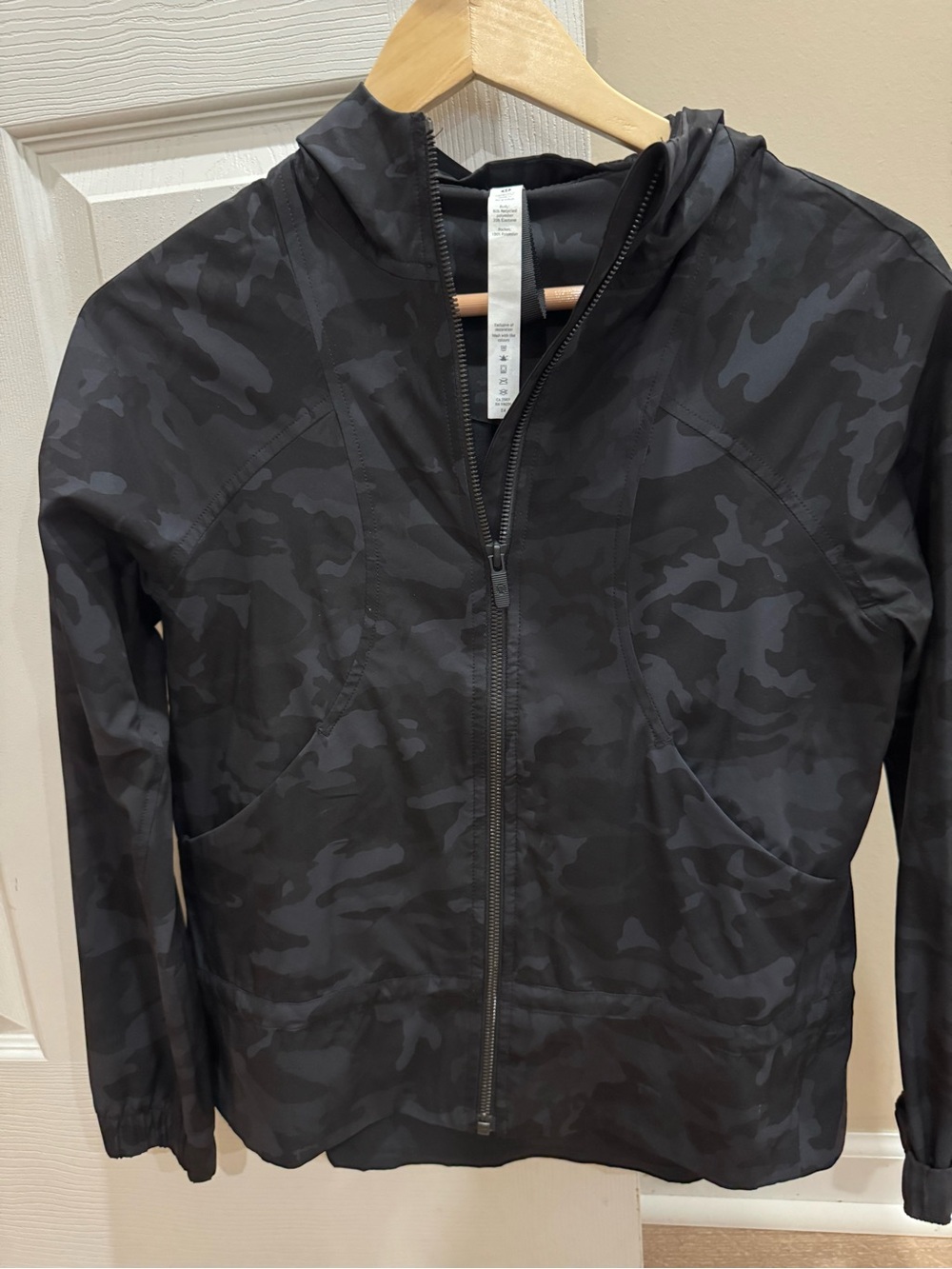 lululemon athletica Black & Charcoal Camo Hooded Windbreaker